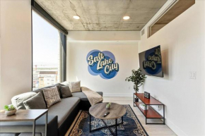 Downtown Lux Bldg - Rooftop Pool-hottub - King bed